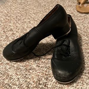 Bloch black tap shoes size 6